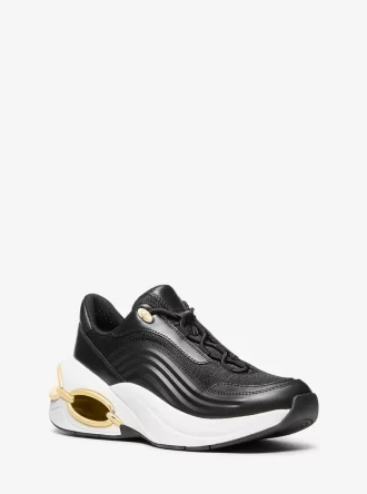 Toni, formatrice en techniques mixtes