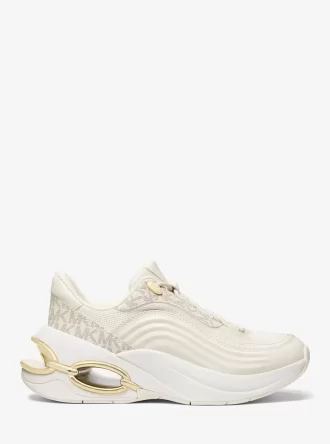 Toni, formatrice en techniques mixtes