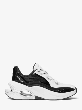 Toni, formatrice en techniques mixtes